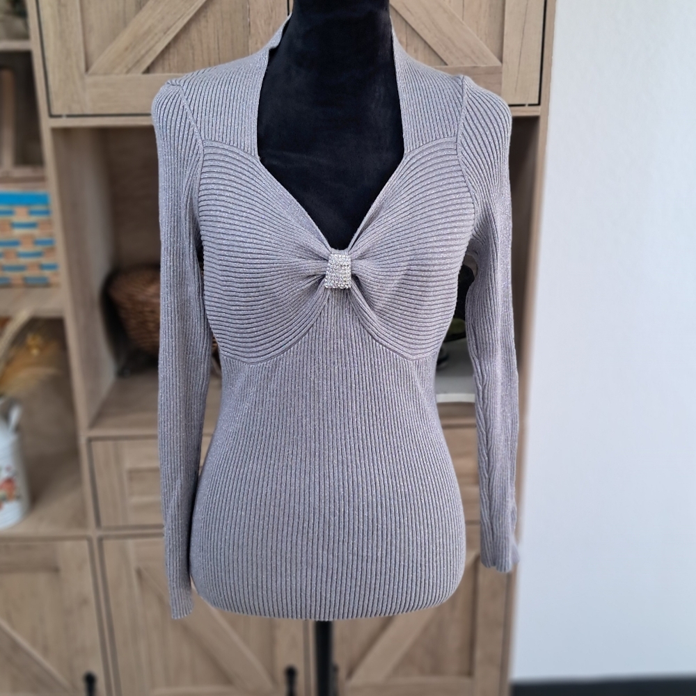 Reba Knit Sweater Gray Metallic Sweetheart Neck Rhinestone Brooch Coquette